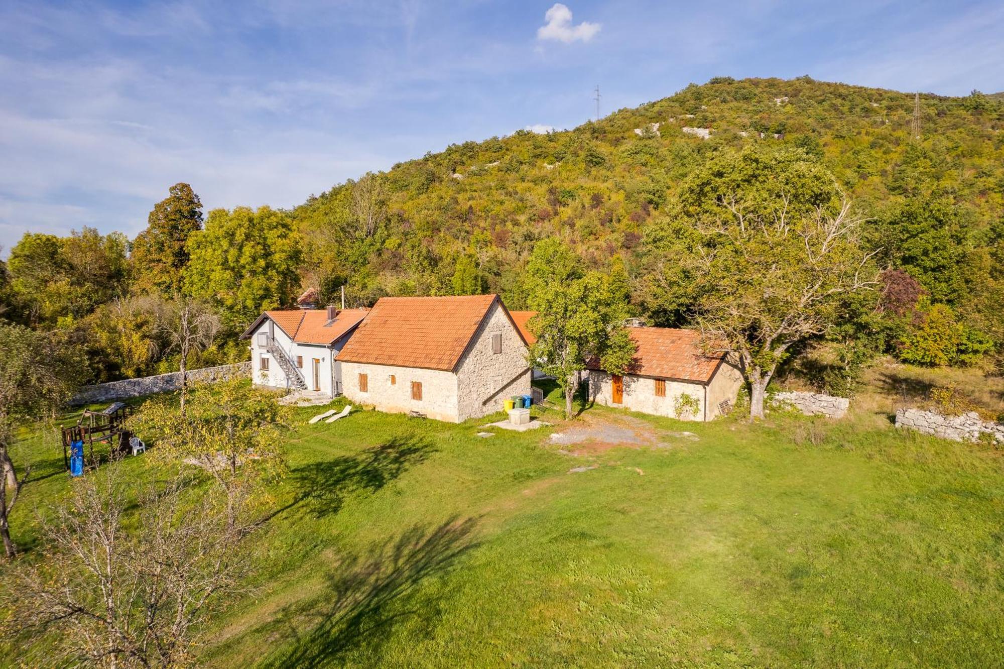 Sokol - Secret Forest House Gračac Exteriér fotografie